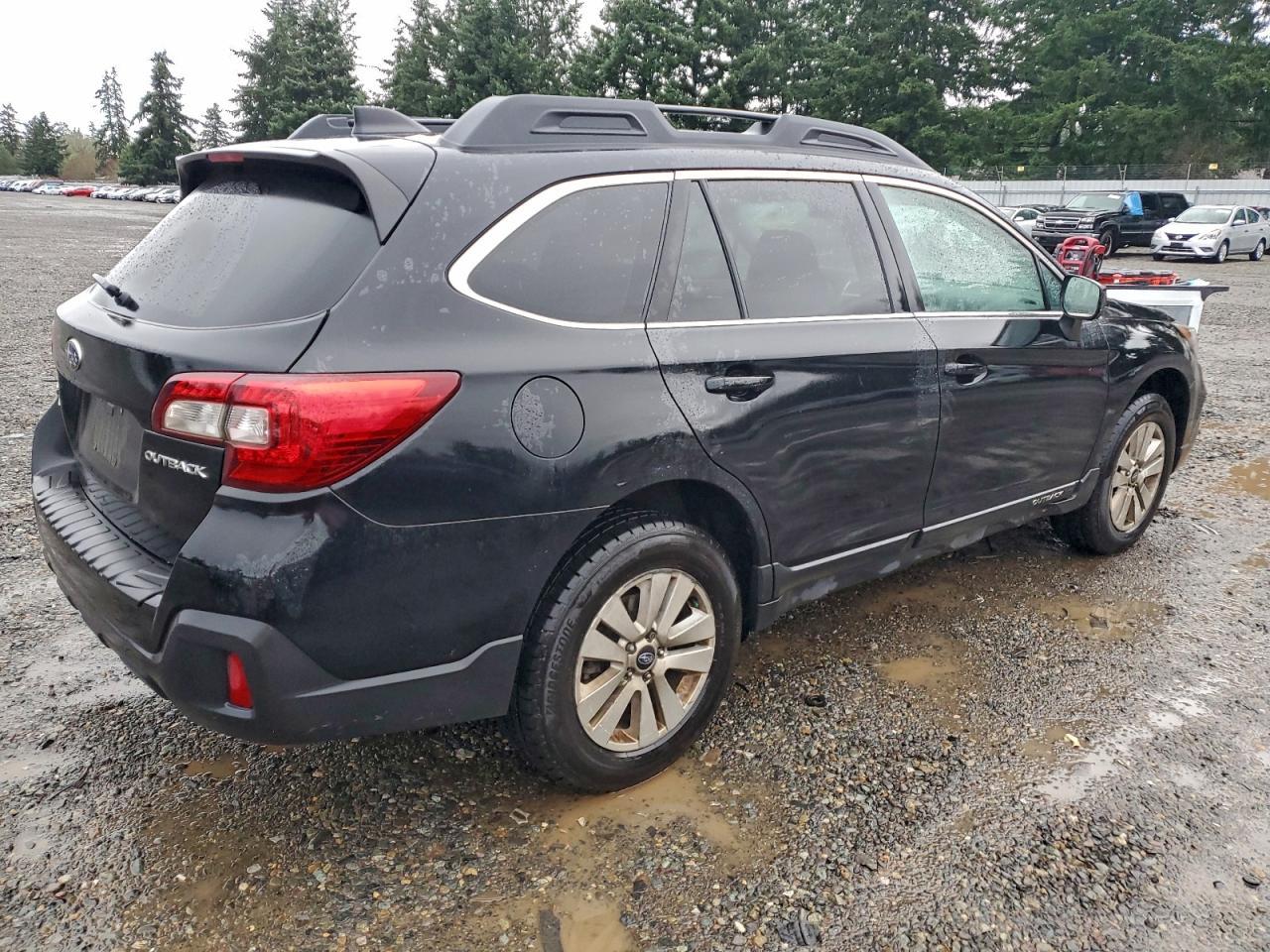 2018 Subaru Outback 2.5I Premium - Image 3
