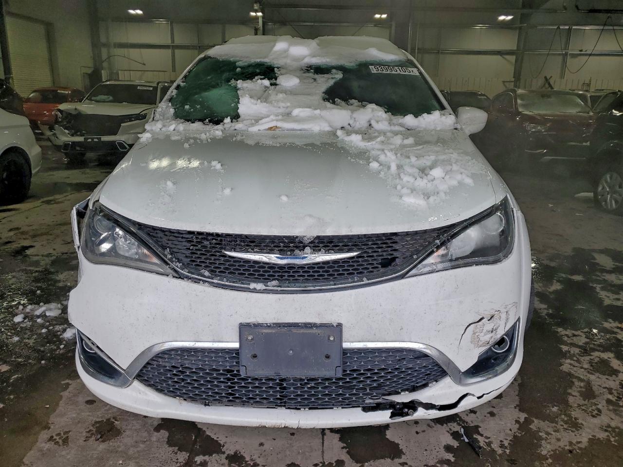 2017 Chrysler Pacifica Touring L - Image 5