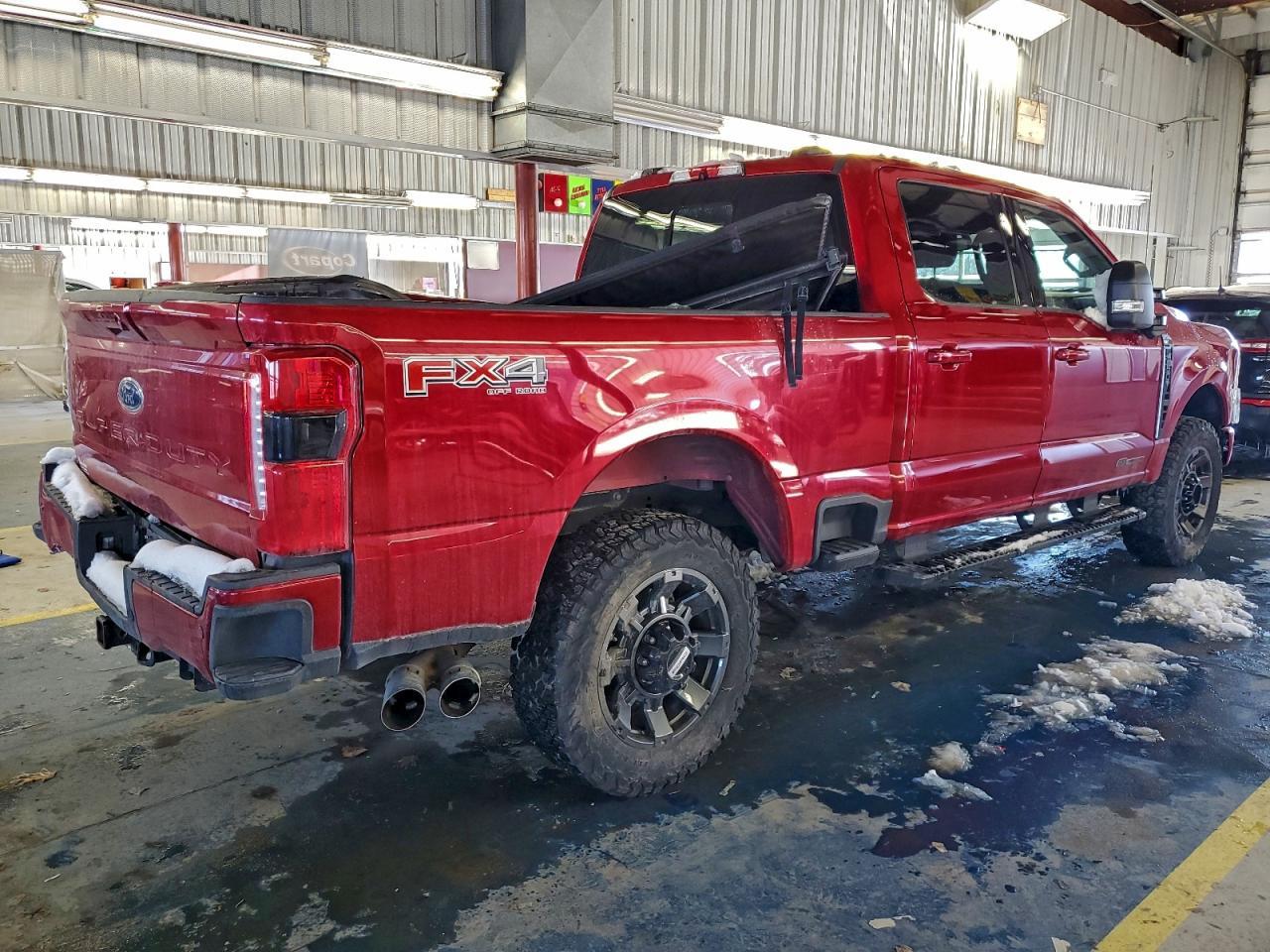 2023 Ford F250 Super Duty - Фото 3