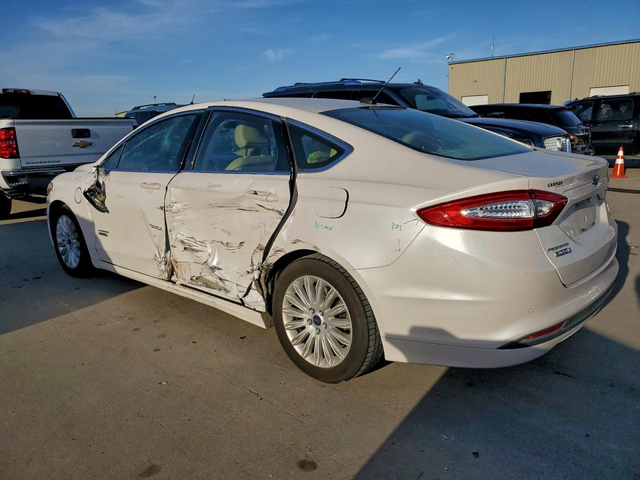 2016 Ford Fusion Se Phev - Image 2