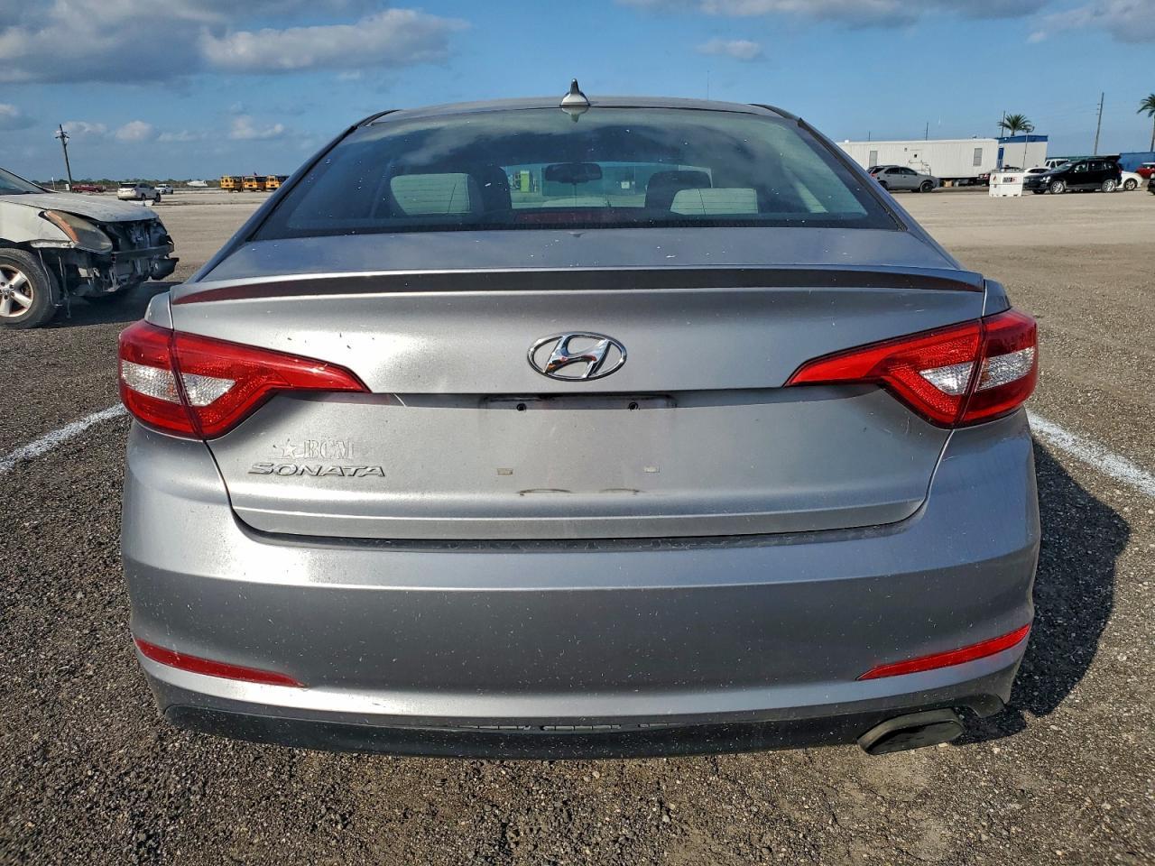 2017 Hyundai Sonata Se - Фото 6