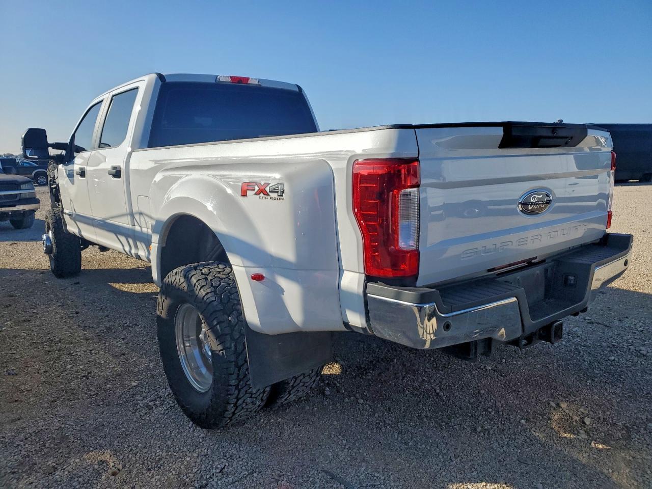 2019 Ford F350 Super Duty - Image 2