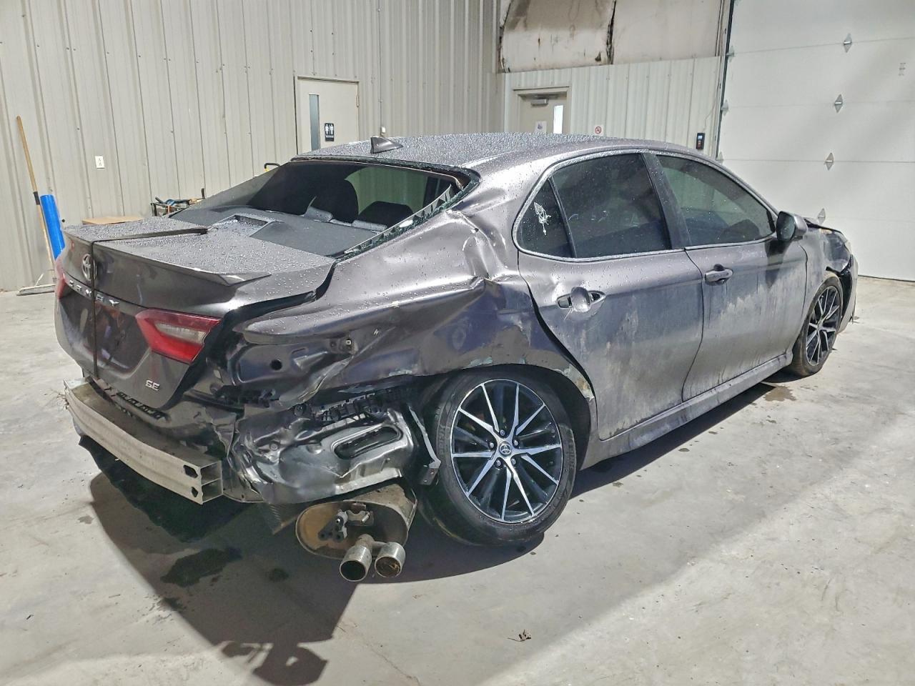 2021 Toyota Camry Se - Image 3