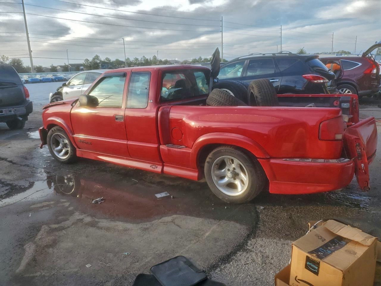 2001 Chevrolet S Truck S10 - Фото 2