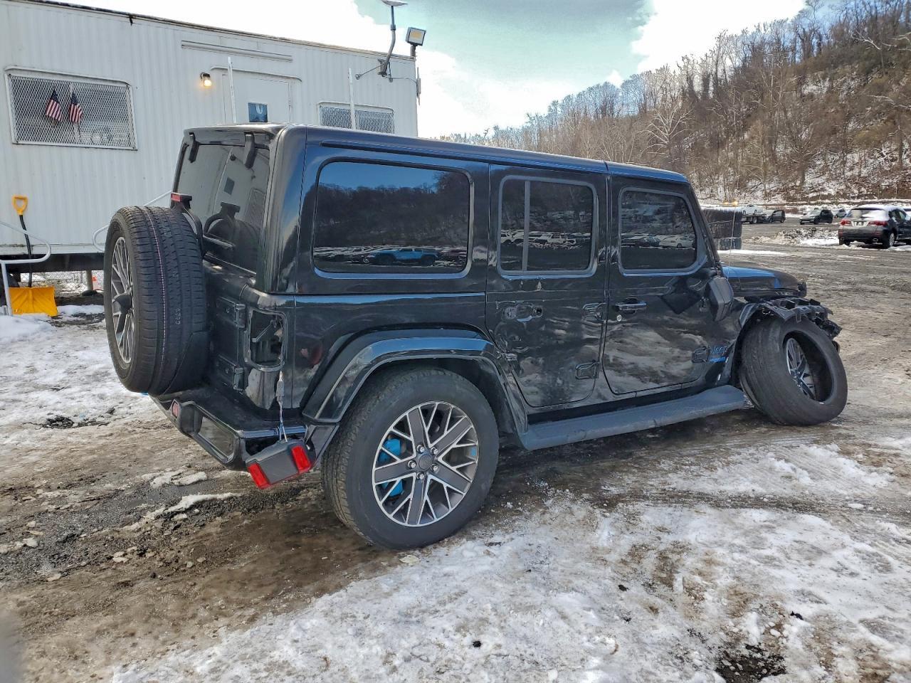 2022 Jeep Wrangler Unlimited Sahara 4Xe - Фото 3
