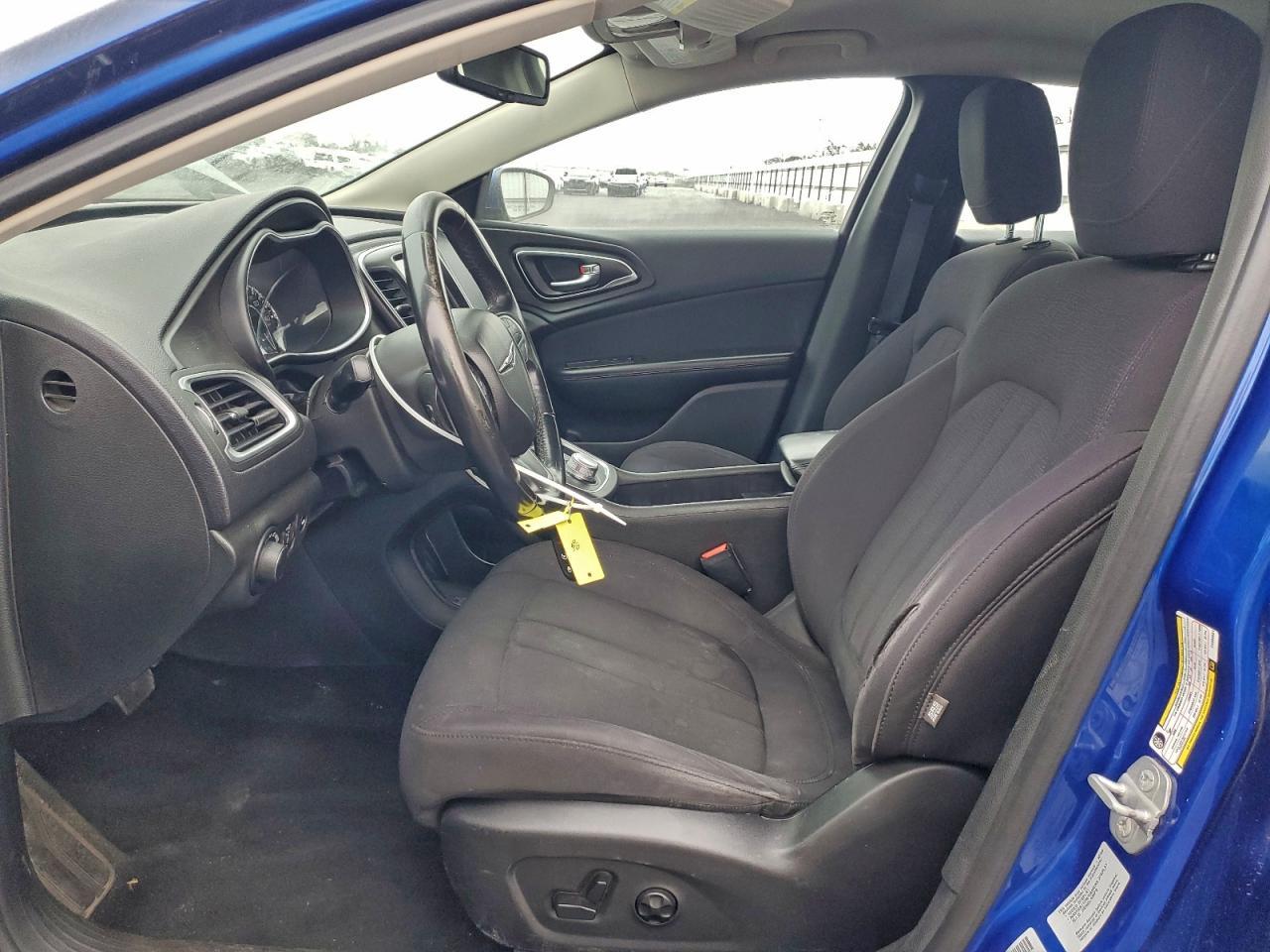 2015 Chrysler 200 Limited - Image 7