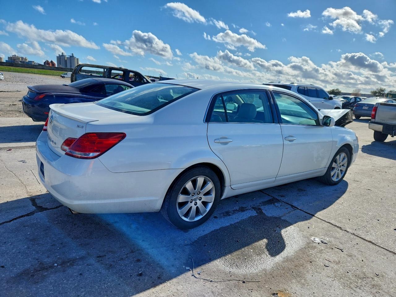 2007 Toyota Avalon Xls - Image 3