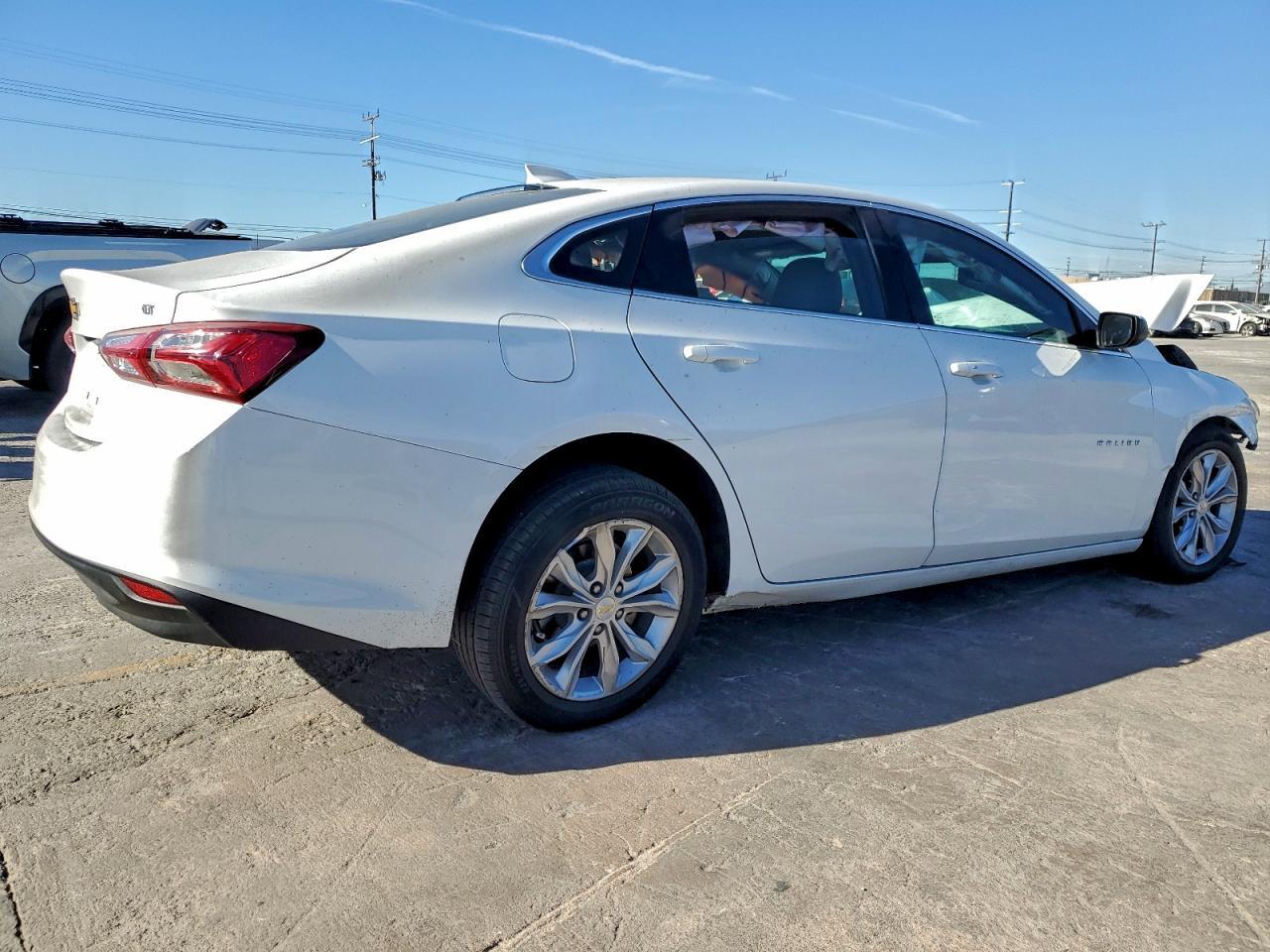 2022 Chevrolet Malibu Lt - Image 3