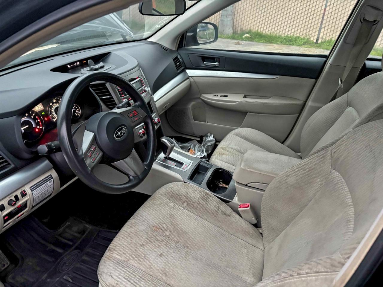 2010 Subaru Outback 2.5I - Image 5