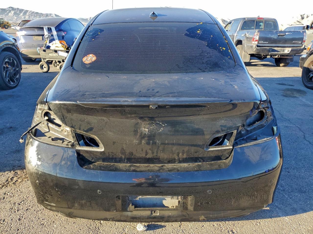 2011 Infiniti G37 Base - Фото 6