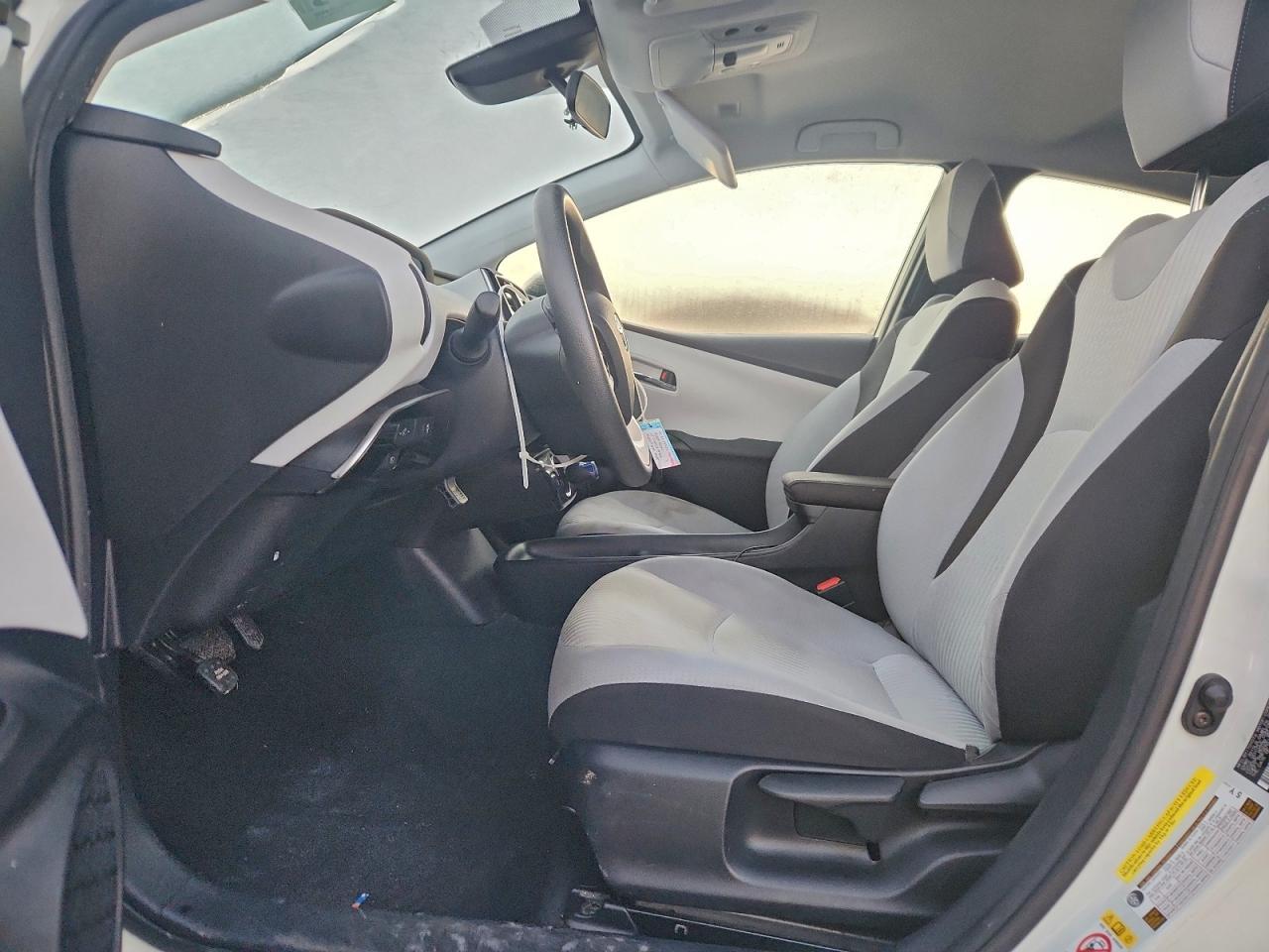 2017 Toyota Prius Two - Image 7
