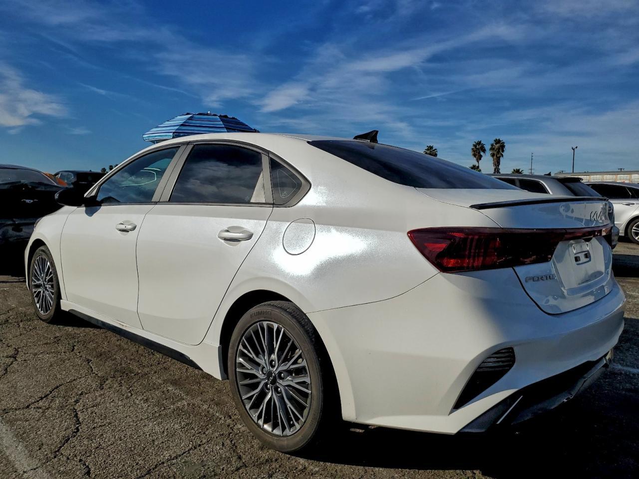 2022 Kia Forte Gt Line - Image 2