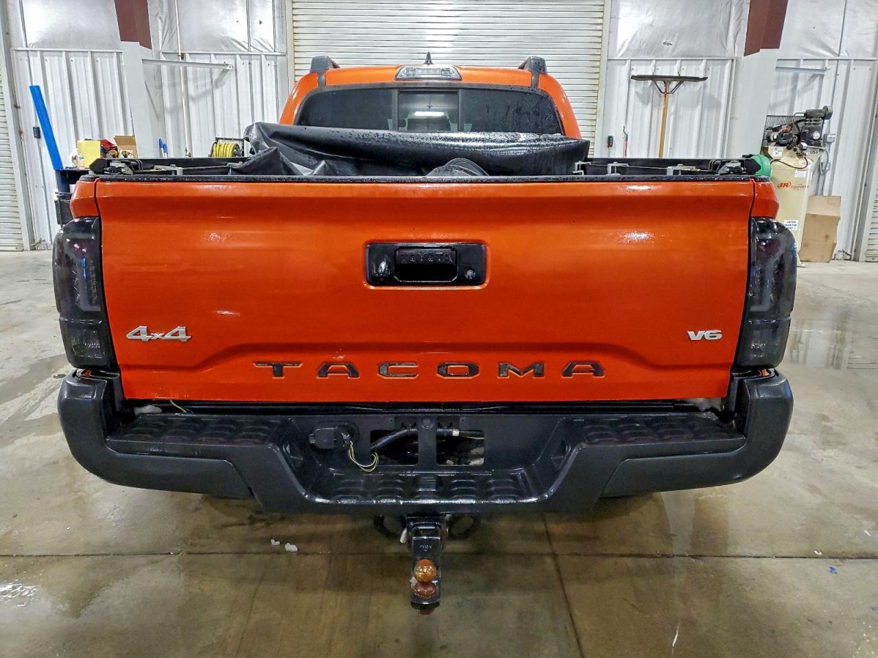 2017 Toyota Tacoma Double Cab - Фото 6