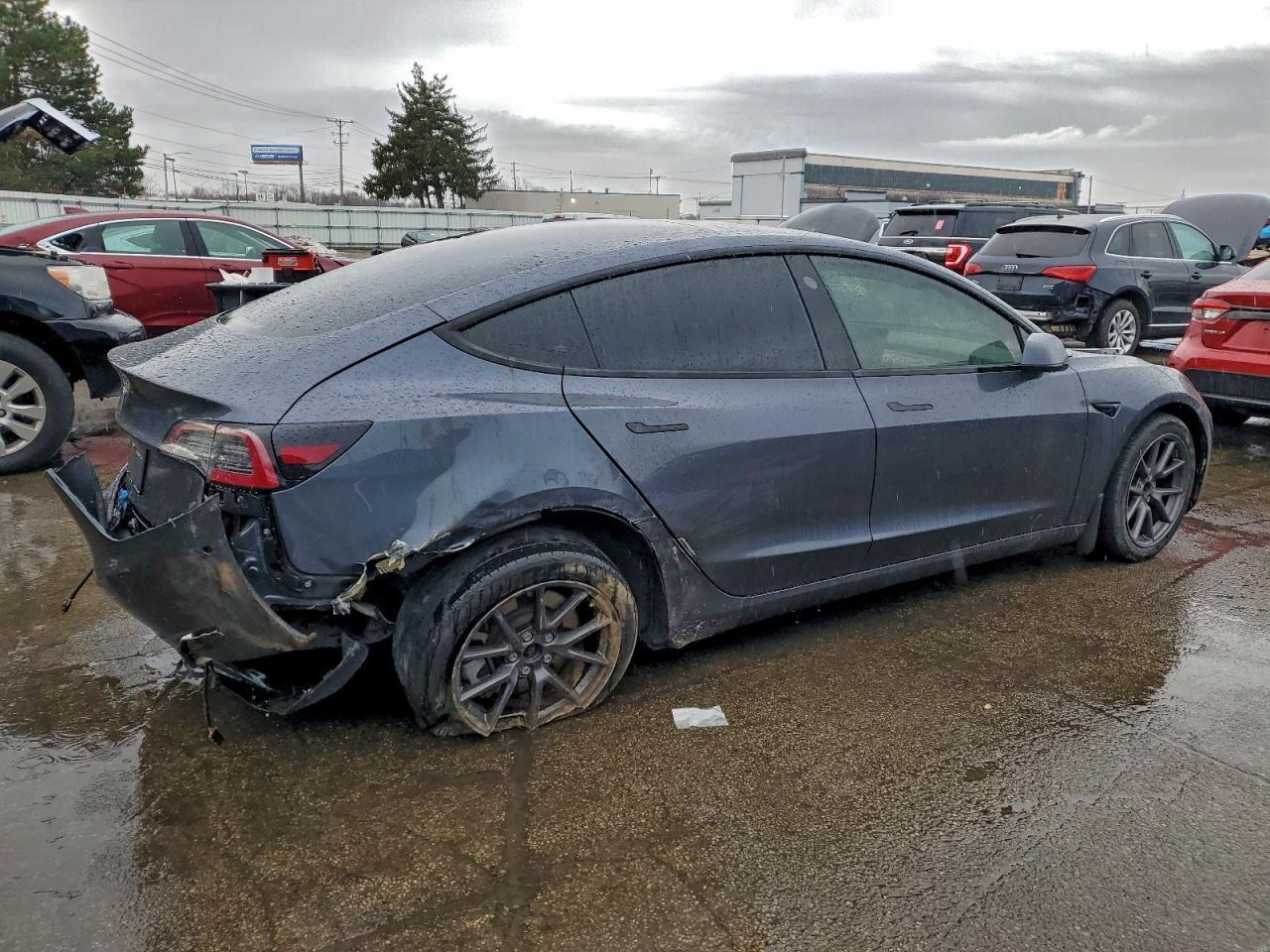 2022 Tesla Model 3 - Фото 3