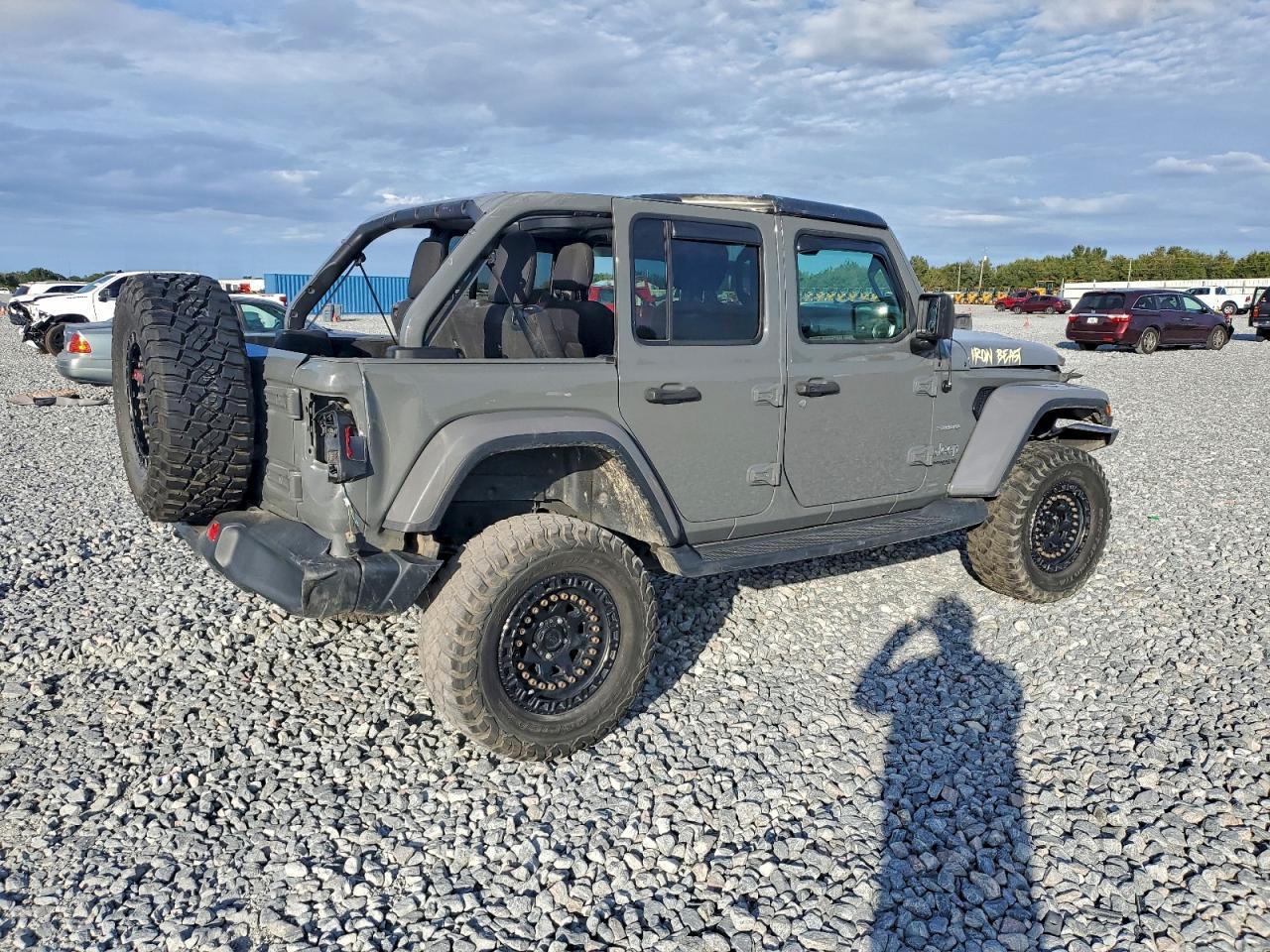 2020 Jeep Wrangler Unlimited Sahara - Image 3