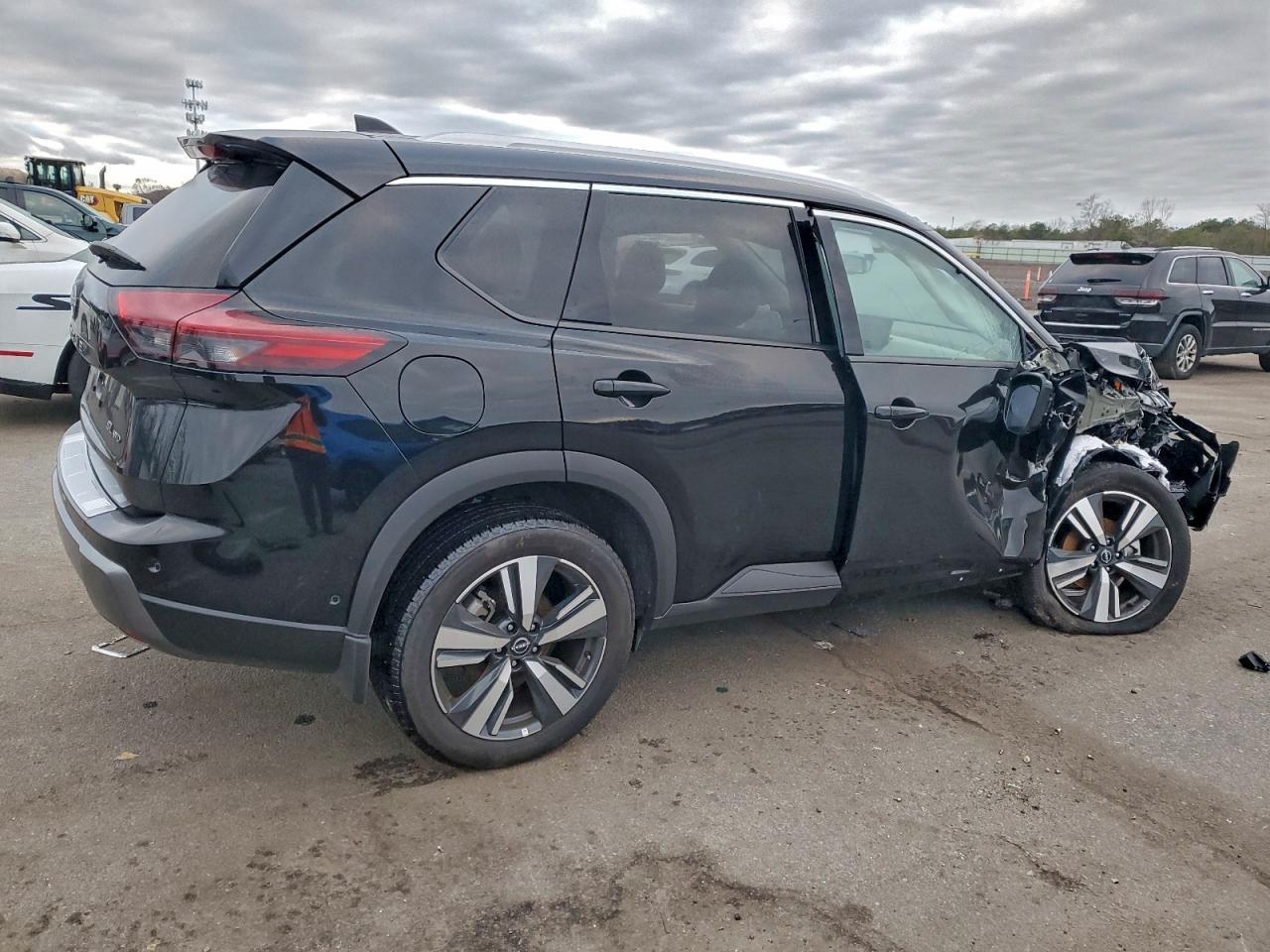 2025 Nissan Rogue Sl - Фото 3