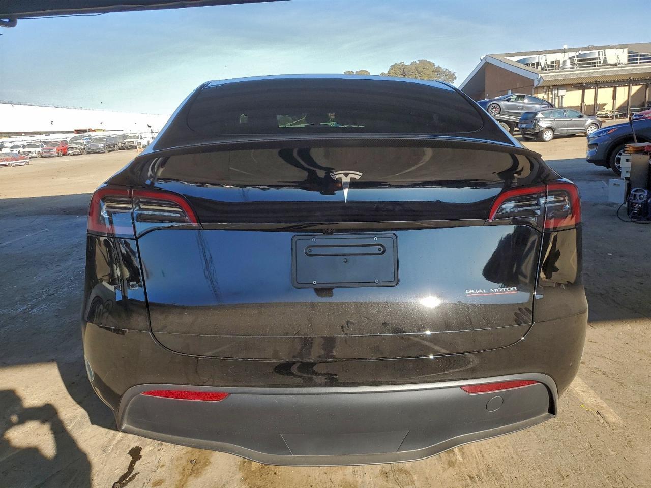 2025 Tesla Model Y - Image 6