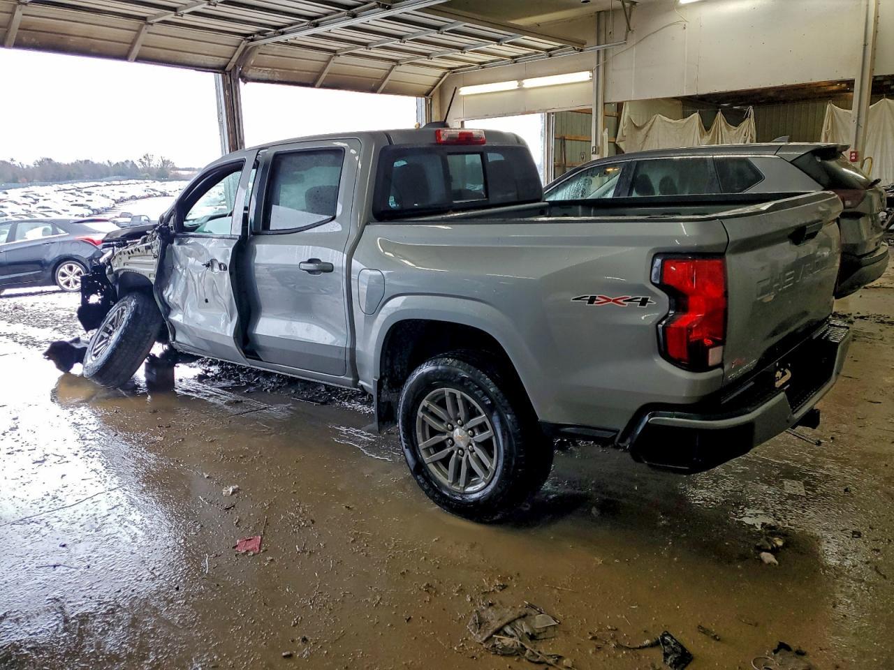 2025 Chevrolet Colorado Lt - Image 2
