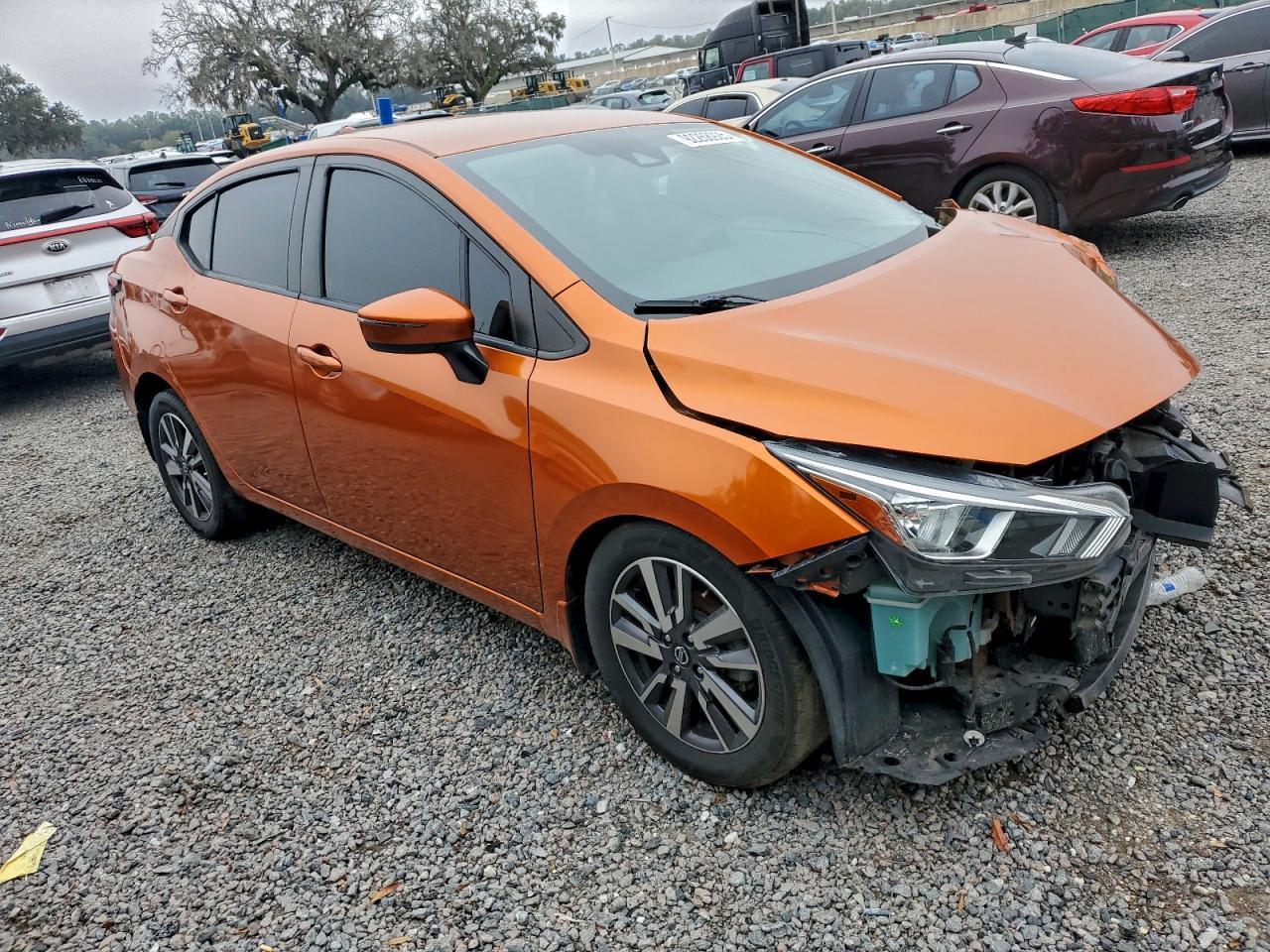 2020 Nissan Versa Sv - Image 4