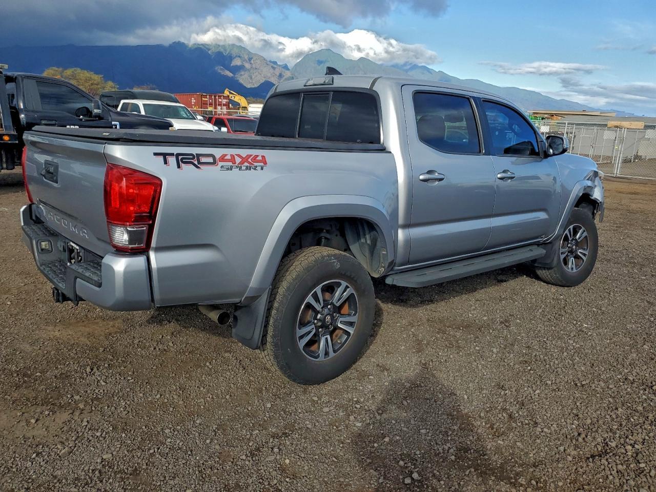 2016 Toyota Tacoma - Фото 3