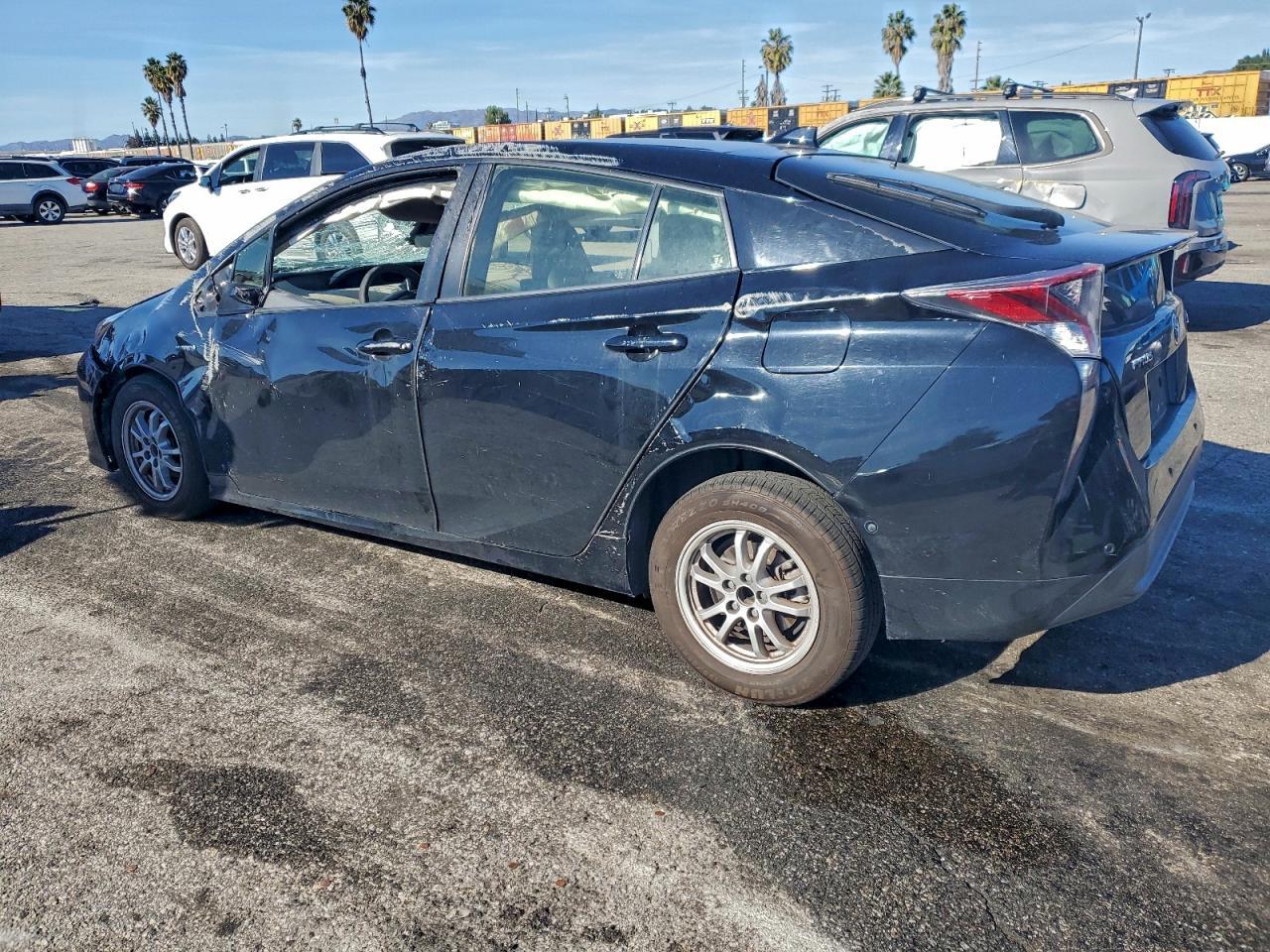 2017 Toyota Prius Two - Фото 2