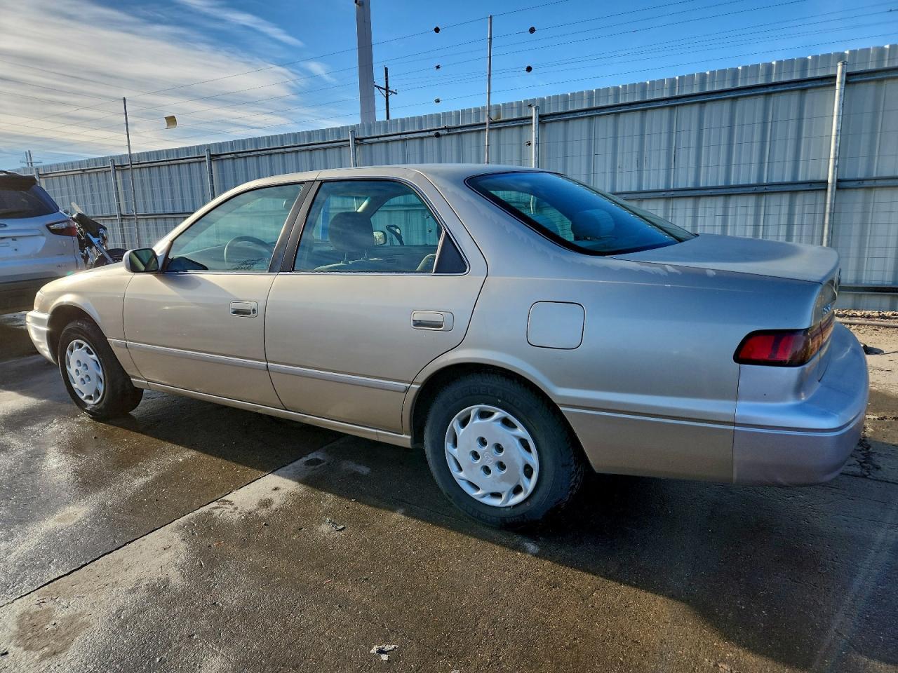 1997 Toyota Camry Le - Фото 2