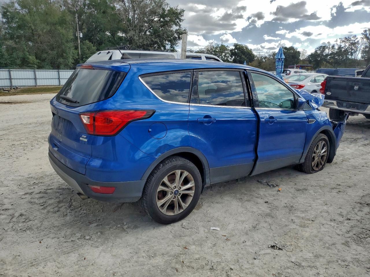 2019 Ford Escape Se - Фото 3