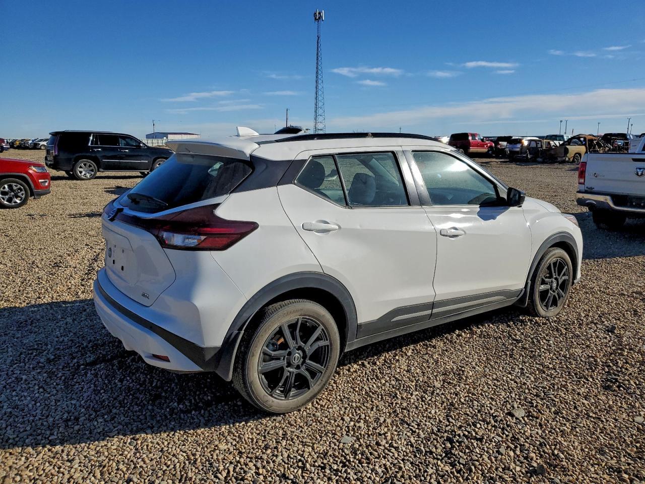 2021 Nissan Kicks Sr - Фото 3
