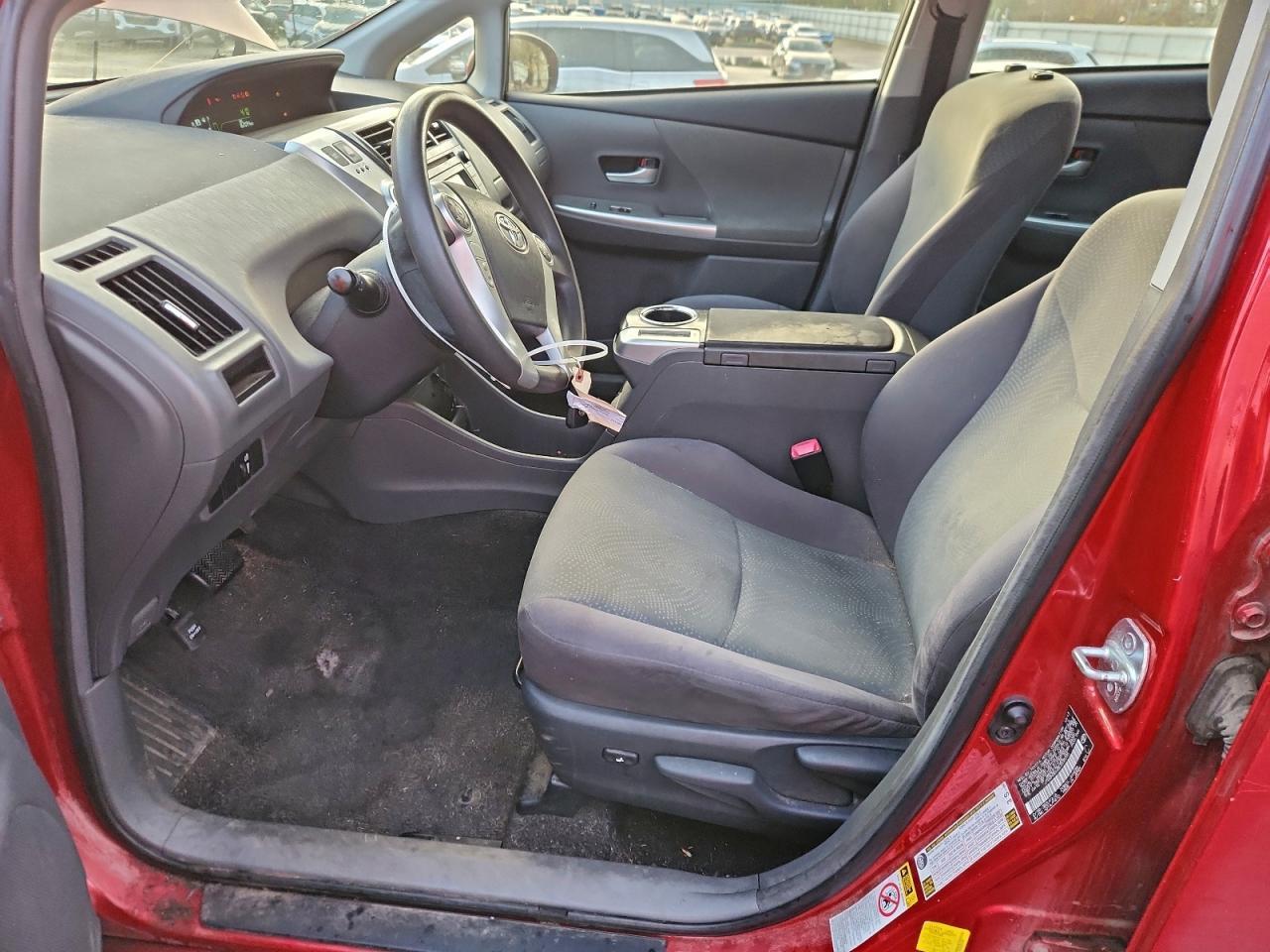 2014 Toyota Prius V - Image 7