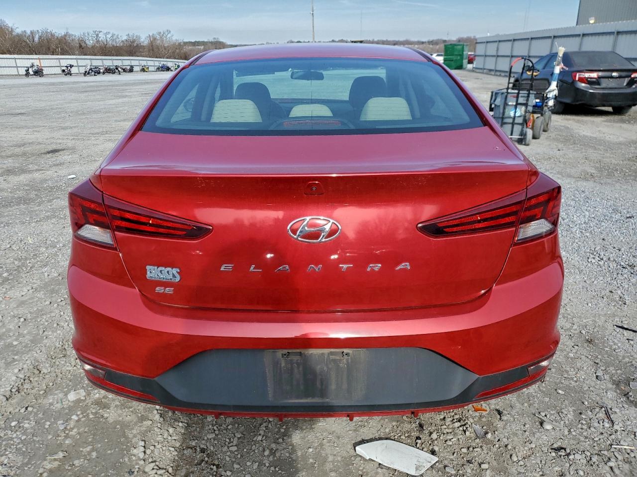2019 Hyundai Elantra Se - Image 6