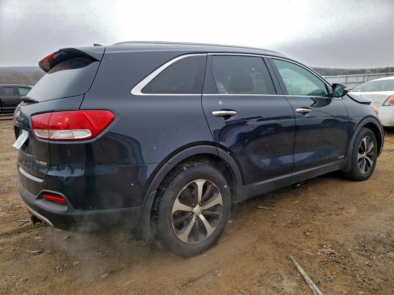 2017 Kia Sorento Ex - Image 3