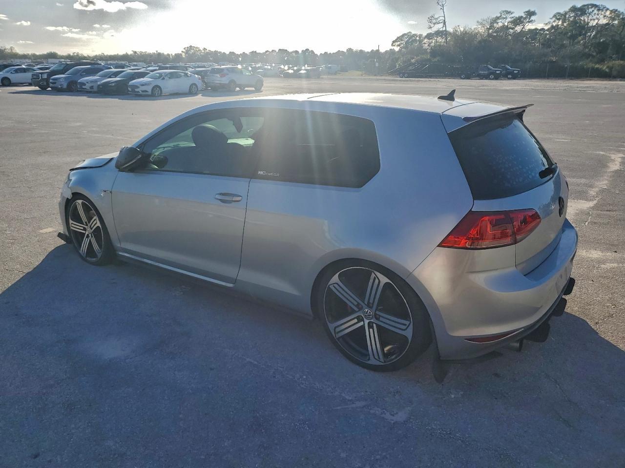 2015 Volkswagen Gti - Фото 2