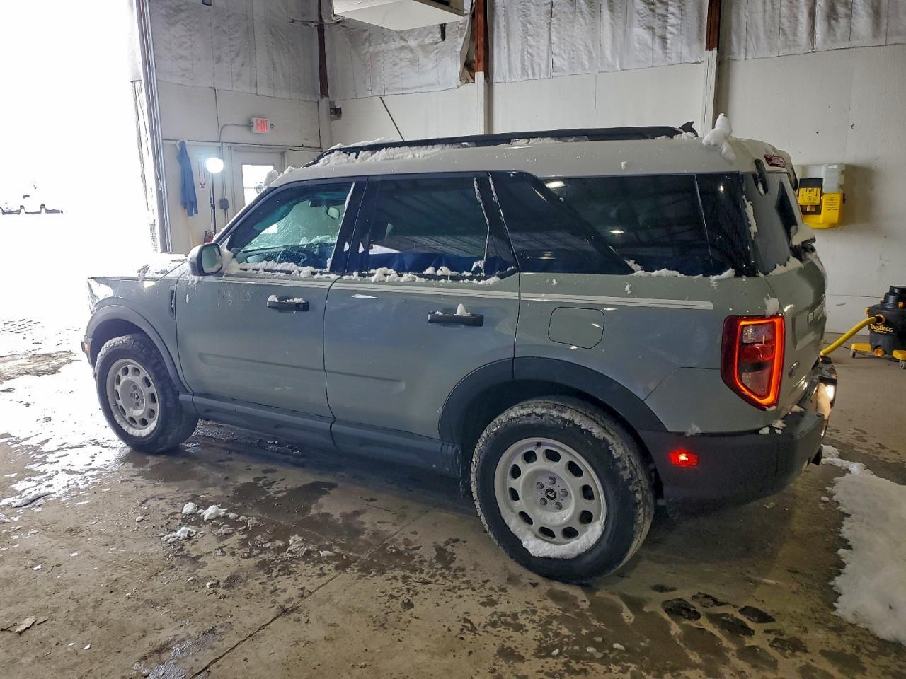 2024 Ford Bronco - Image 2
