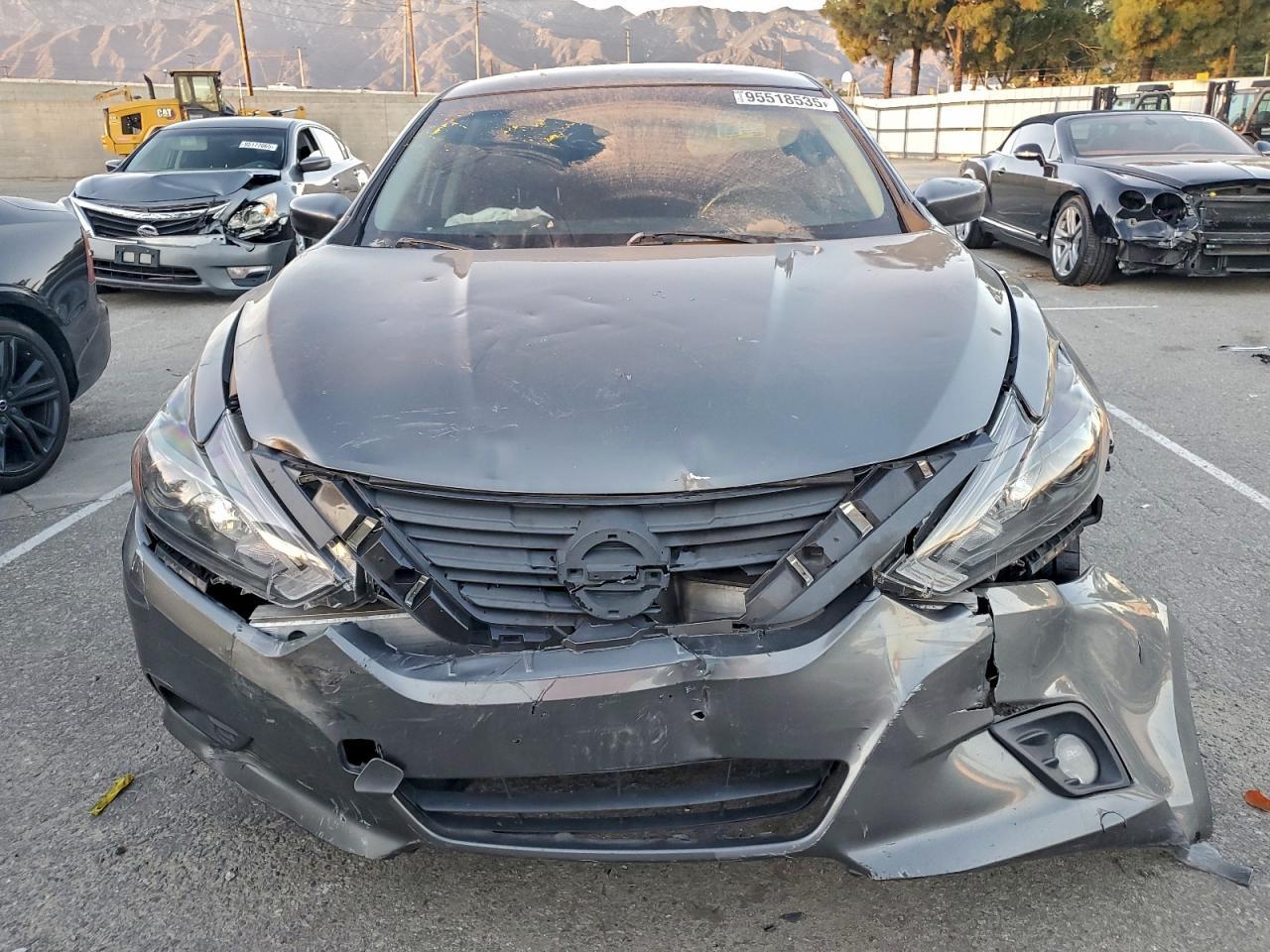 2017 Nissan Altima 2.5 - Image 5