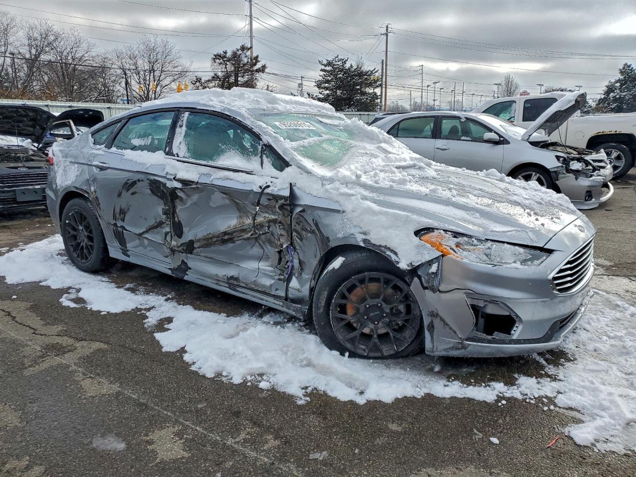 2020 Ford Fusion Se - Фото 4