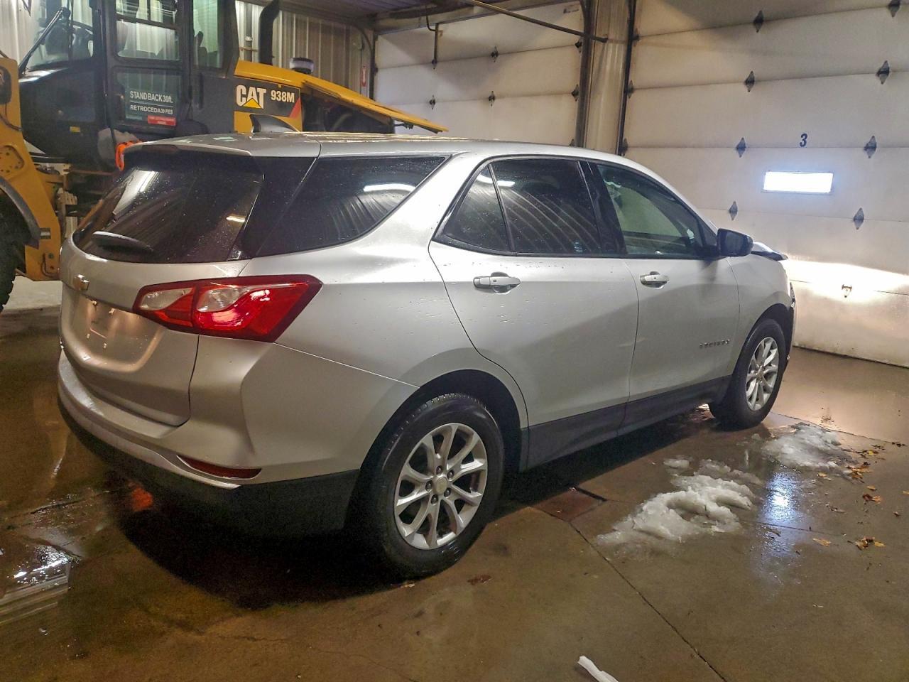 2018 Chevrolet Equinox Ls - Фото 3