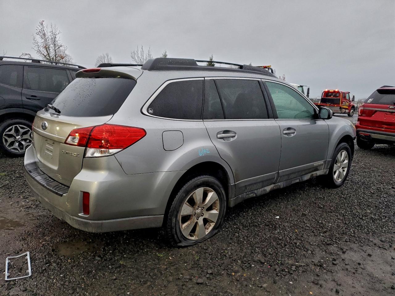 2011 Subaru Outback 2.5I Premium - Фото 3