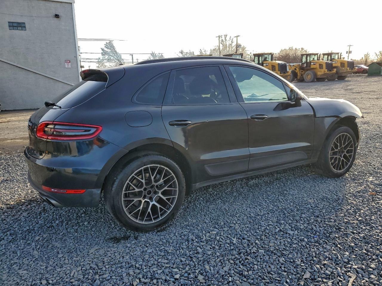 2017 Porsche Macan S - Image 3