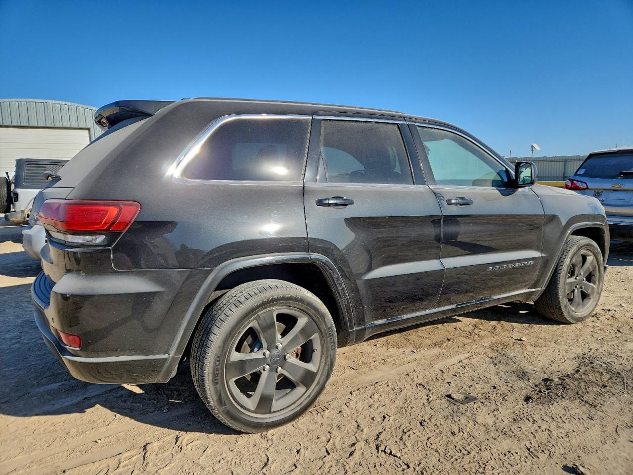 2015 Jeep Grand Cherokee Laredo - Image 3