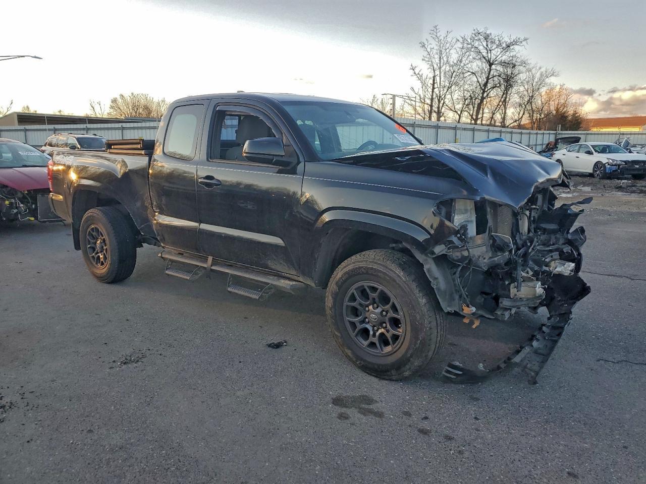 2016 Toyota Tacoma Sr - Фото 4