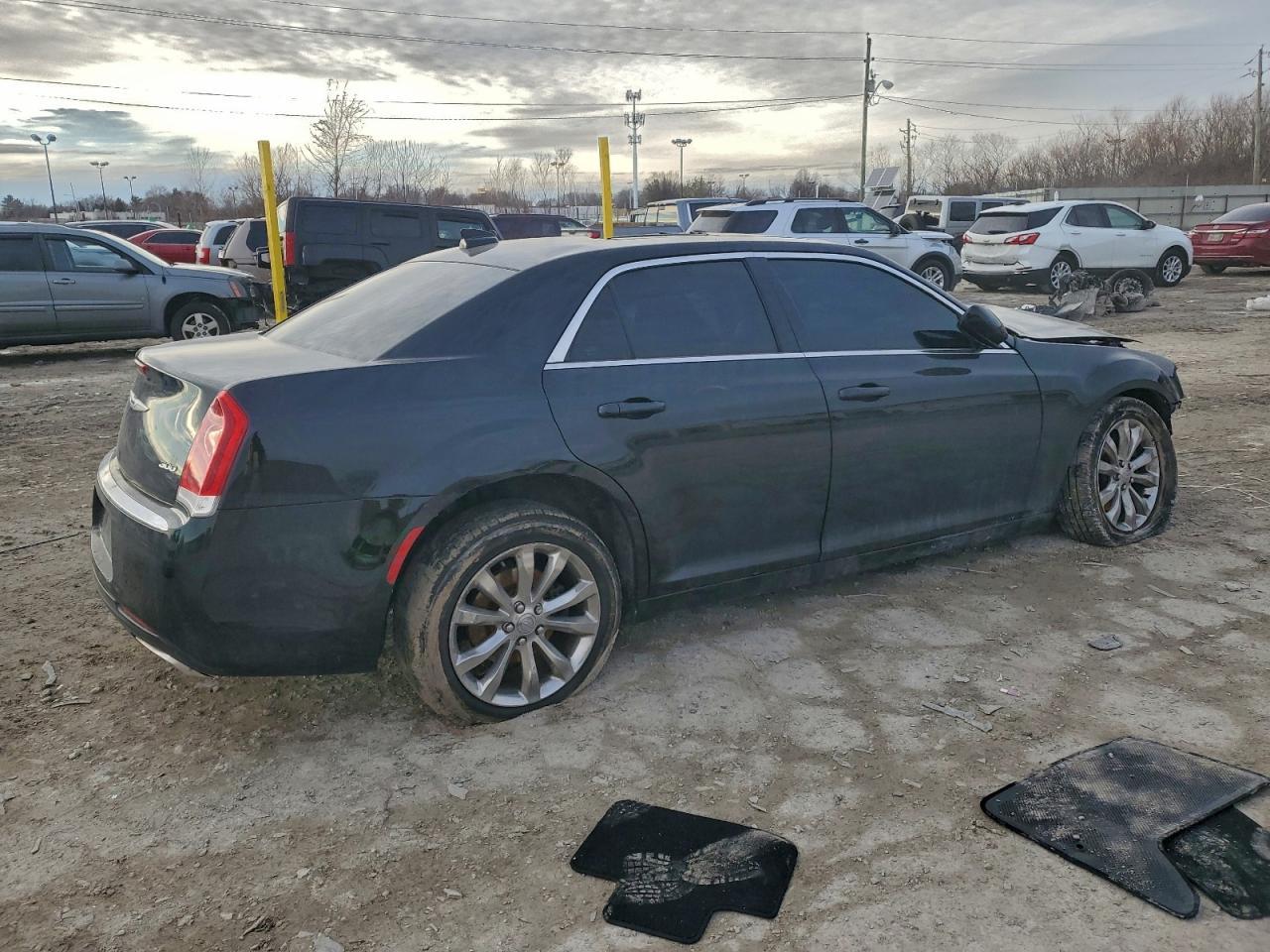 2019 Chrysler 300 Touring - Фото 3