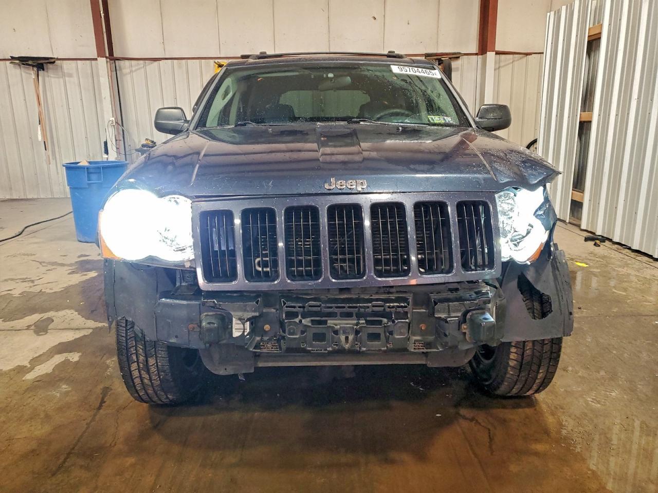 2009 Jeep Grand Cherokee Laredo - Image 5