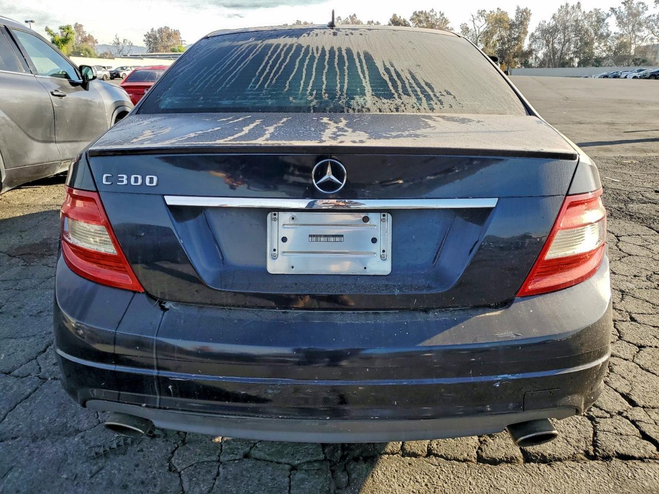 2011 Mercedes-Benz C 300 - Фото 6