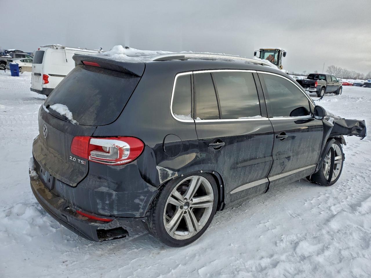 2015 Volkswagen Tiguan S - Фото 3