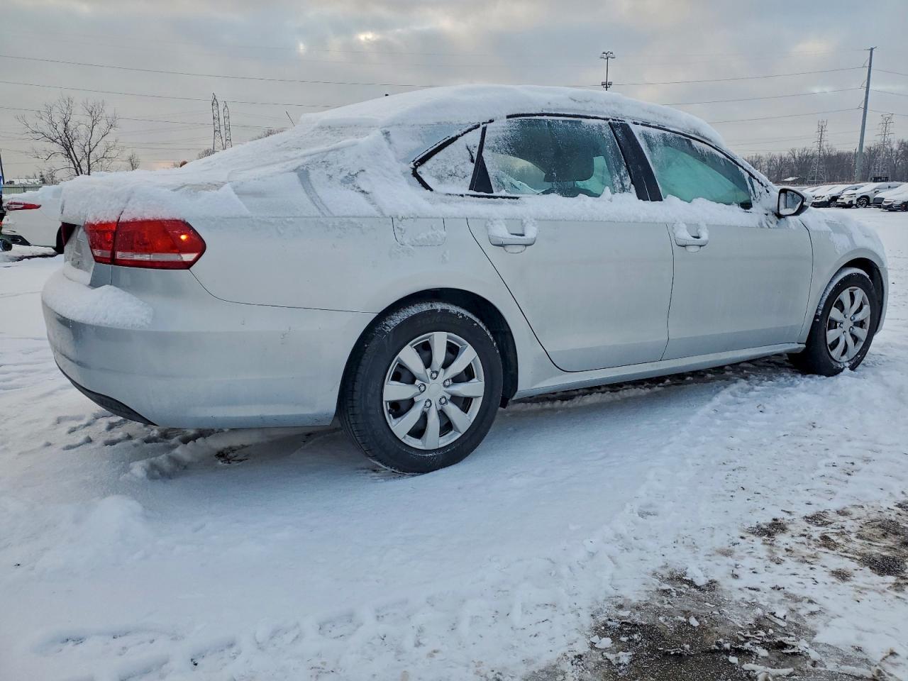 2015 Volkswagen Passat S - Фото 3