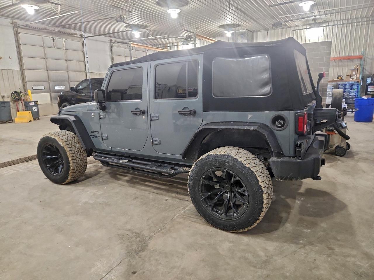 2015 Jeep Wrangler Unlimited Sport - Image 2