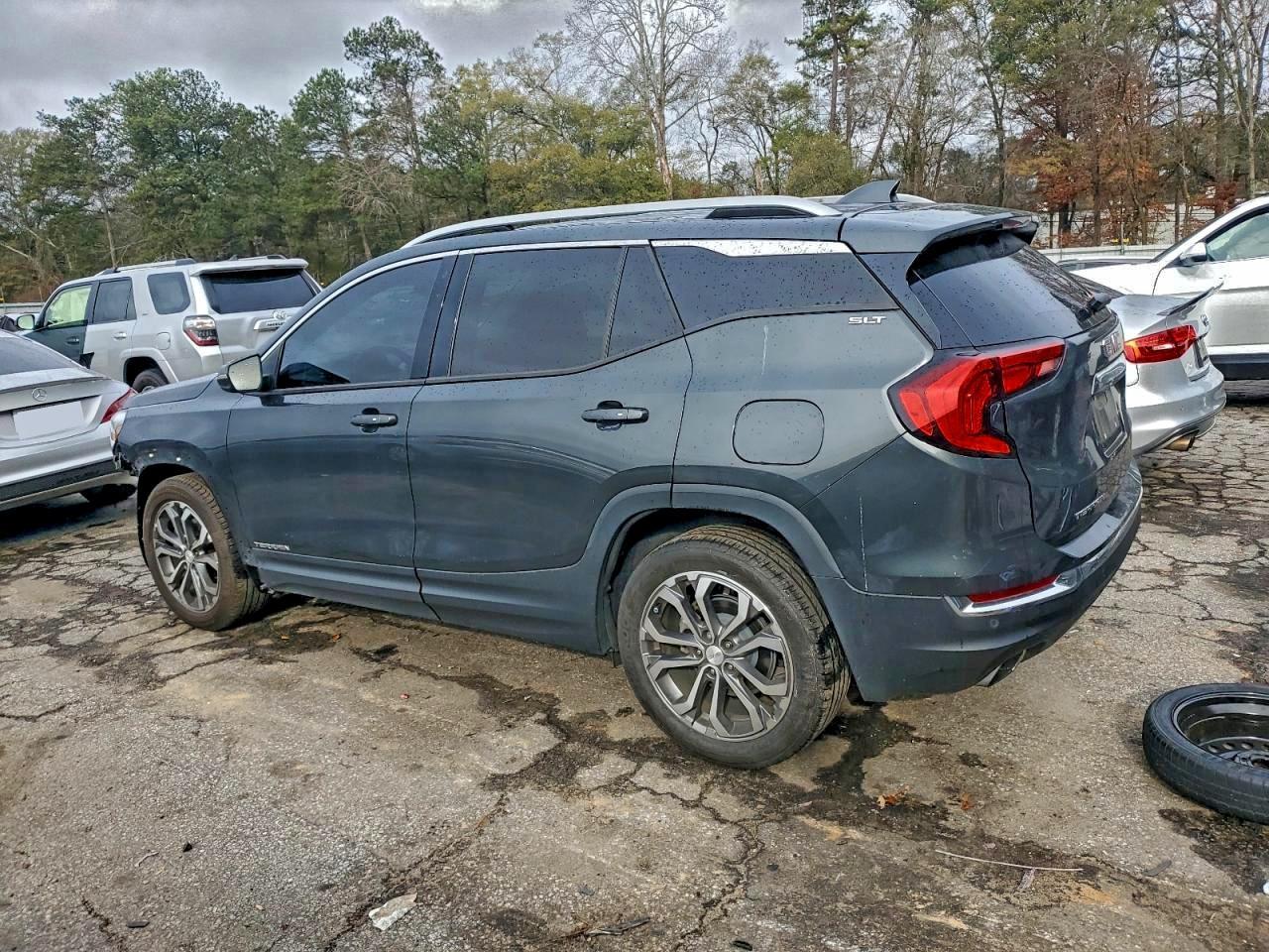 2018 GMC Terrain Slt - Image 2