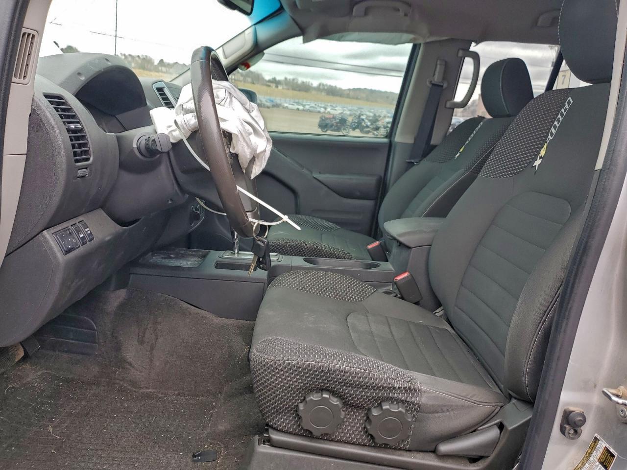 2017 Nissan Frontier S - Image 7