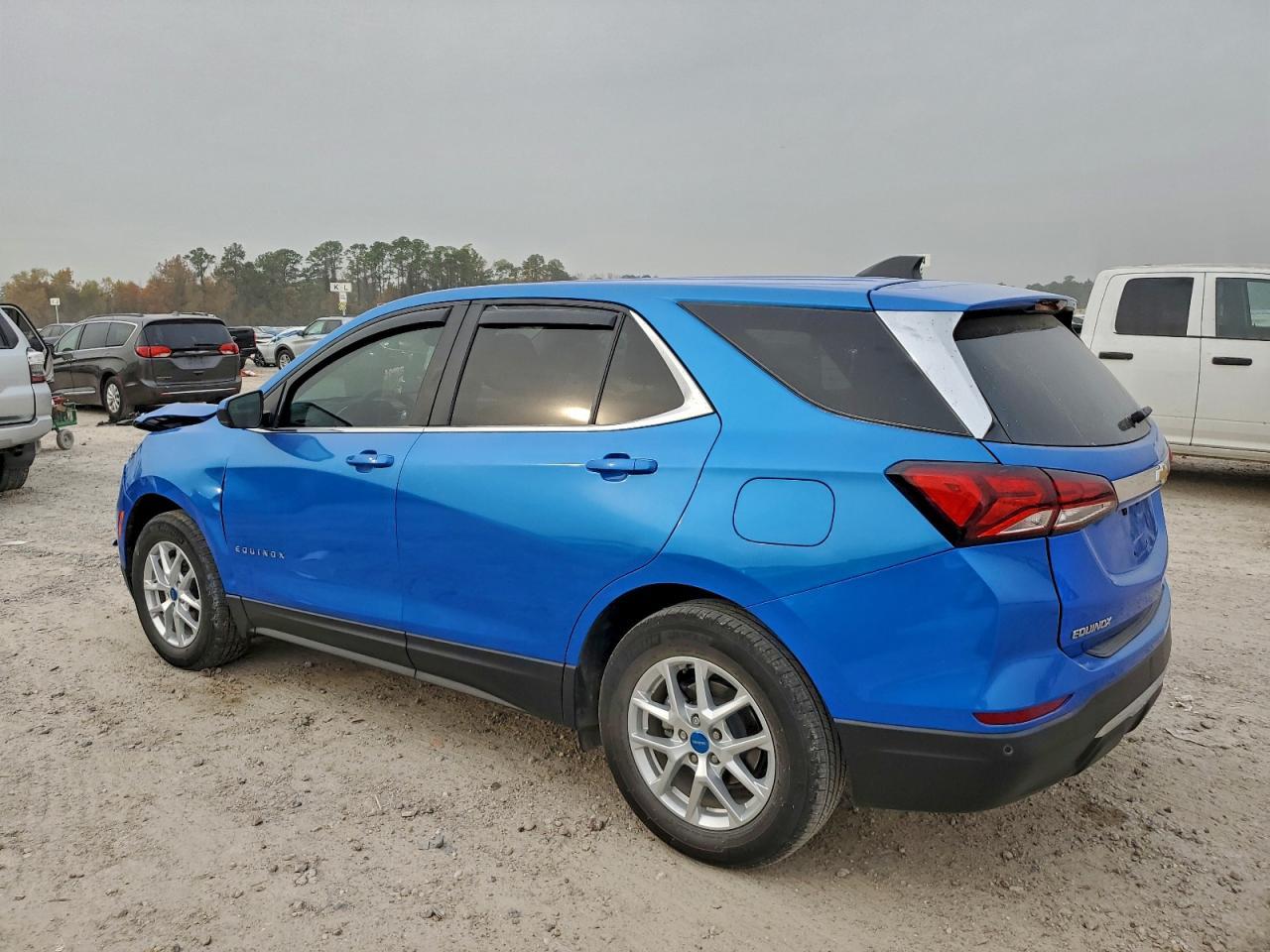 2024 Chevrolet Equinox Lt - Image 2