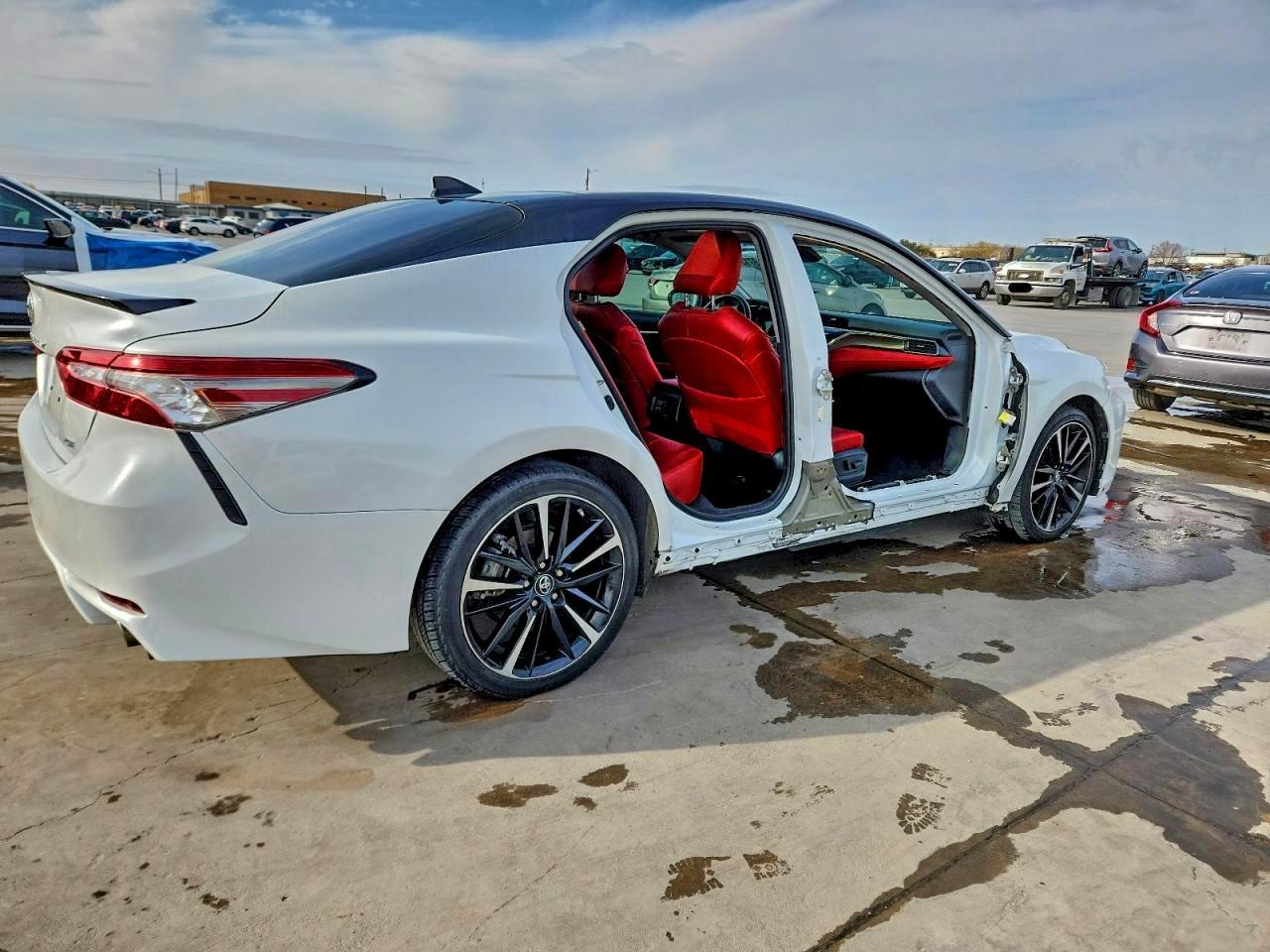 2019 Toyota Camry Xse - Фото 3